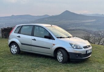 Prodám Ford Fiesta 1,3 (2006, STK 2026, pravidelný servis)
