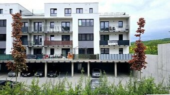 Pronájem bytu 1+KK (36m2) se sklepem, terasou a vyhrazeným k