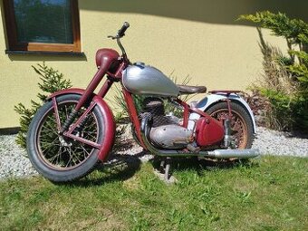 Jawa pérák 250 bez TP na renovaci