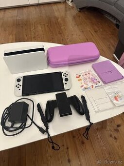 Nintendo switch OLED + bohaté příslušenství