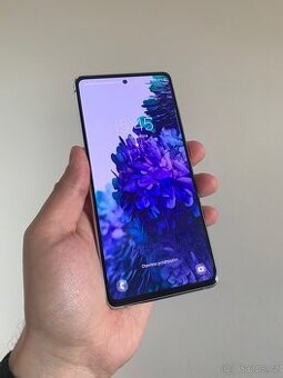 Samsung Galaxy S20 FE 5G - stav jako nový