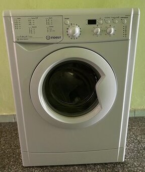 Pračka Indesit IWSND 61253 C ECO - 3 roky stará