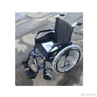 Nový mechanický invalidní vozík