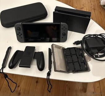 Nintendo switch + příslušenství
