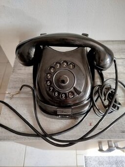 Starý telefon - 1