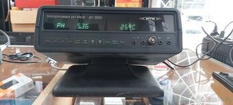 Microprocessor pH Meter - 1