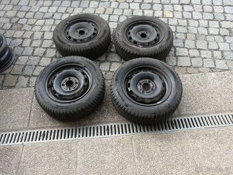 ZIMNÍ PNEU + DISKY FORD 14" BARUM 175/65R14