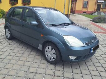 Ford fiesta 1.4 59kw rok 2003 5ti dveří nová stk
