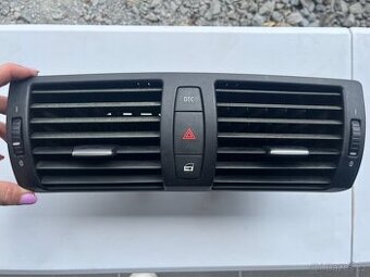 Středový výdech ventilace BMW