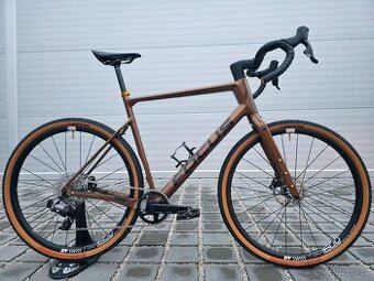 Gravel Focus Atlas 8.9 Carbon 2023 Rival eTap AXS 28"