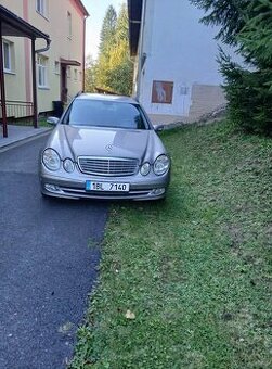 Mercedes E320