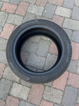 Prodám pneumatiku 235/45 R17 94H M+S