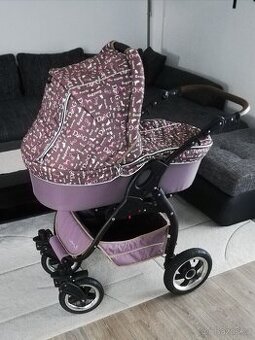 Kočárek s příslušenstvím