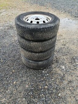 215/70 R15 C