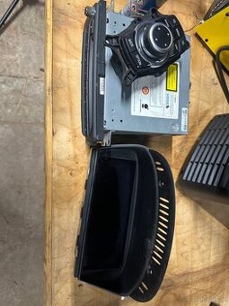 BMW cic systém display jednotka a idrive