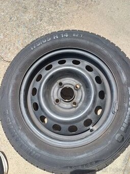 plechové disky s pneu, na Hyudai