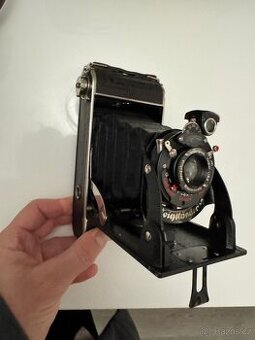 Starožitný fotoaparát Voigtländer