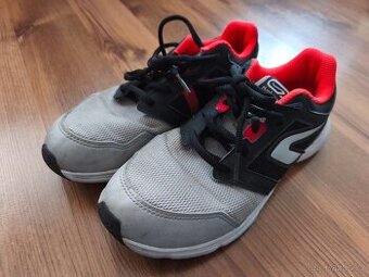 Dětské běžecké boty Decathlon - vel. 37