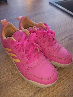 Tenisky Adidas 33