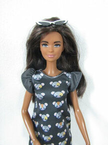Panenka Barbie Fashionistas č. 140 - 350 Kč