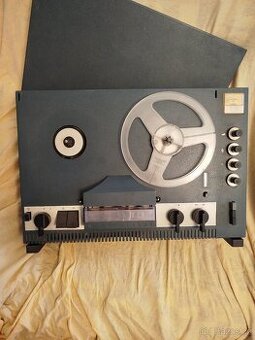 Kotoučový magnetofon Tesla B70 v atypickém petrolejovém odst