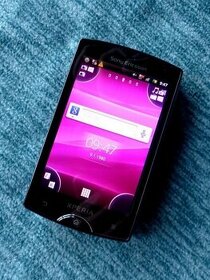 Mobilní telefon Sony Ericsson Xperia Mini - 1