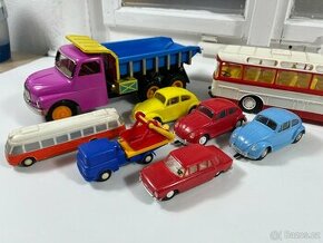 Sbírám STARÁ retro AUTÍČKA - hračky