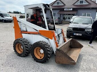 SMYKOVÝ NAKLADAČ BOBCAT 825