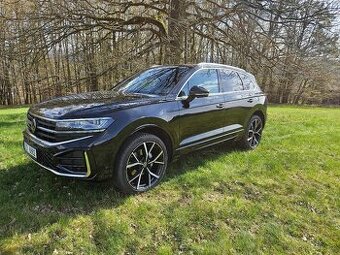 VW TOUAREG R-line 2024 210kW PLNÁ VÝBAVA