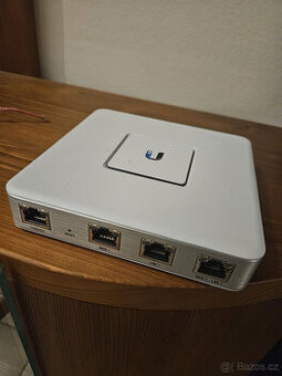 Ubiquiti UniFi USG
