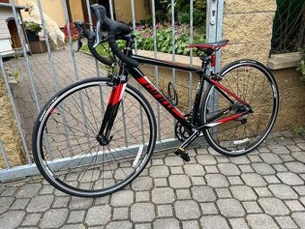 Giant Contend 3 – jako nové, velikost XS