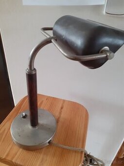 BANKÉŘKA STOLNÍ LAMPA - BAKELIT