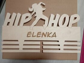 Držák na medaile dřevěný Elenka Hip Hop