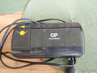 Nabíječka GP S320