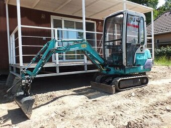 MINI BAGR KOMATSU