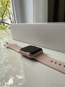 Apple Watch Series 5, 40mm, Cellular – velmi dobrý stav