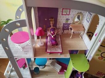 Velký dřevěný domeček Barbie