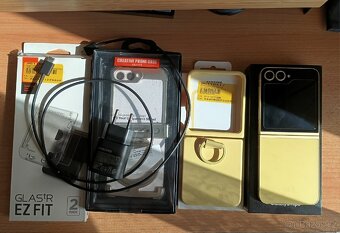 Samsung Galaxy Z Flip 6 ZLATÝ (512 GB) – ZÁRUKA+výbava