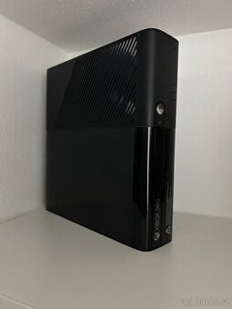 Xbox 360 Slim nefunkční