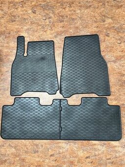 Gumové koberce pro Tesla Model Y