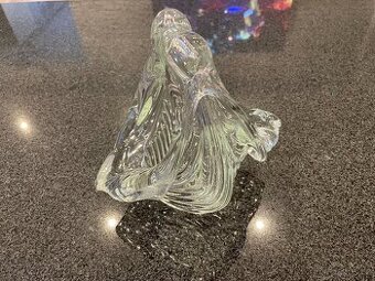 Plastika z foukaného skla Rudolfova huť