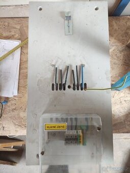 Výzbroj do rozvaděče rozvaděč