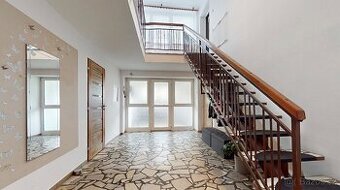 Prodej rodinného domu 4+1, 215 m², Stará Červená Voda. - 1