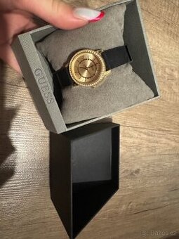 Pěkní dárek k Vánocům - hodinky Guess