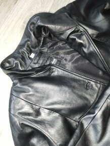 Krásný kožený kabát