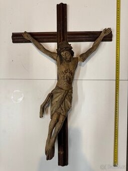 Starožitný dřevěný kříž s korpusem