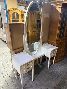 Toaletní stolek - 1