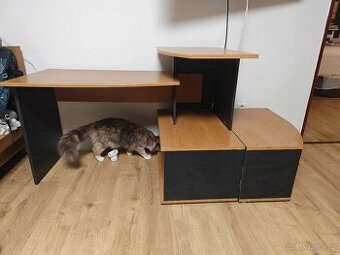 Počítačový/psací stůl