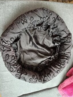 Malý pelišek pro štěně nebo kotě