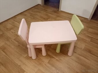 židle a stůl ikea
